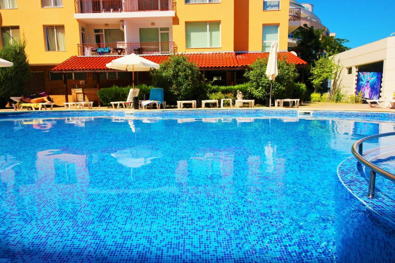 Sunny Day 1 - Menada Apartments Pantai Sunny Bagian luar foto