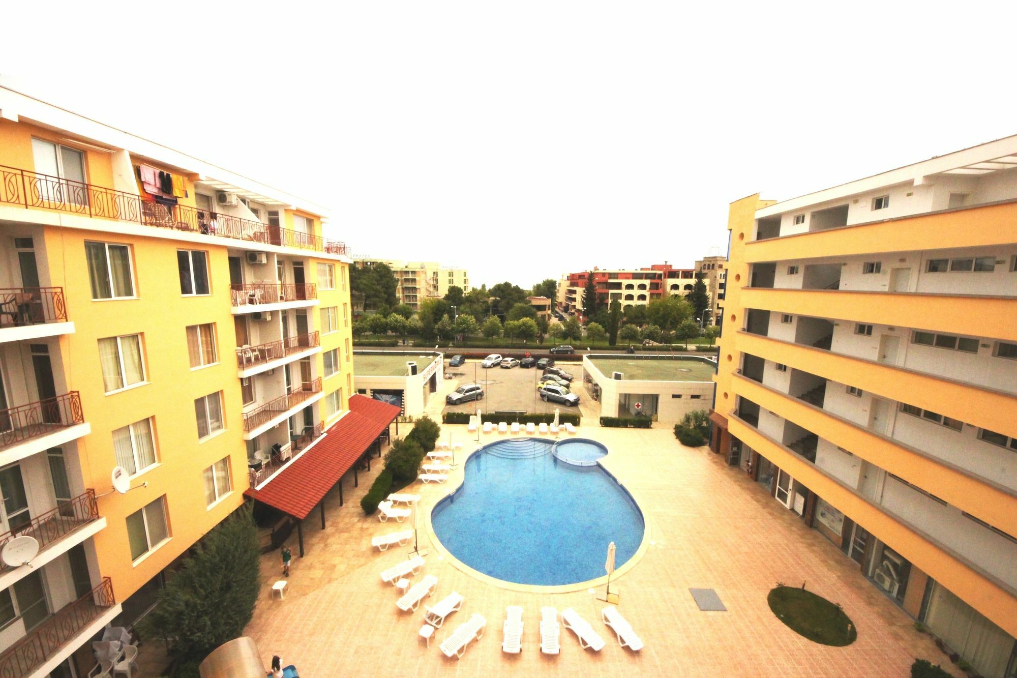 Sunny Day 1 - Menada Apartments Pantai Sunny Bagian luar foto